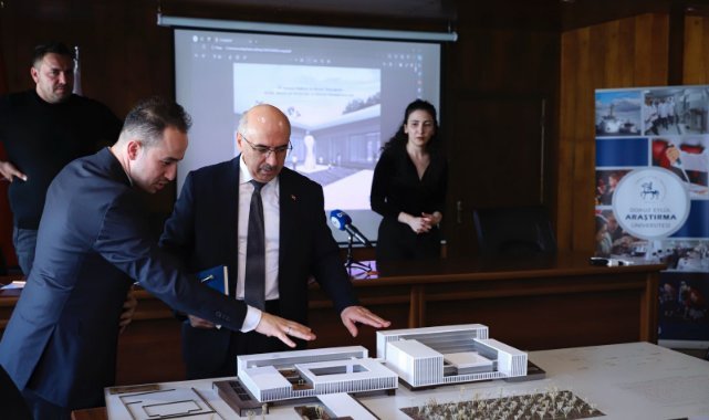 Tiyatro Haftası'nda DEÜ'den sanat yerleşkesi sürprizi