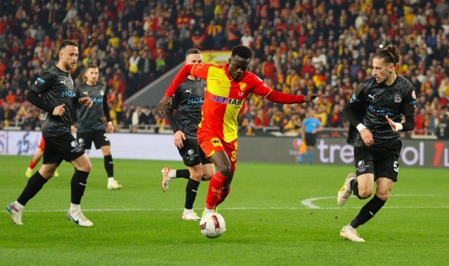 Göztepe, Anthony Dennis'in sözleşmesini uzattı