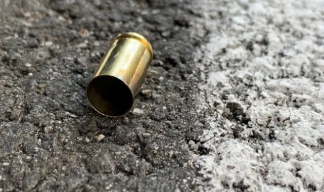İzmir'de sokakta silahlı saldırı: 1 ağır yaralı