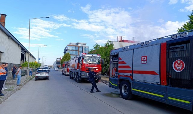 İzmir'de tekstil fabrikasındaki yangın söndürüldü