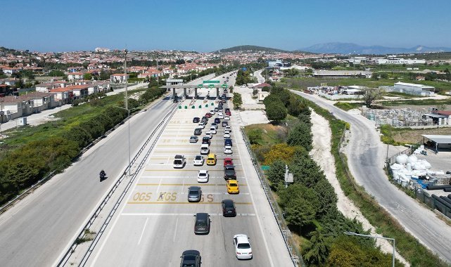 Çeşme'ye tatilde 288 bin araç giriş yaptı