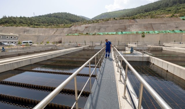 İzmir’de musluklardan içilebilir su akıyor