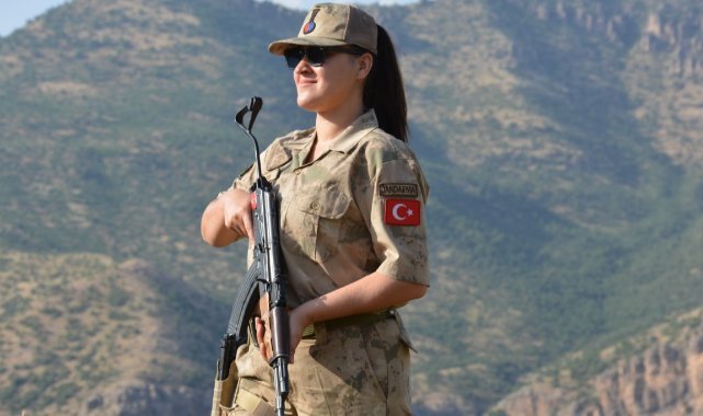 Kadın güvenlik korucusu 6 yıldır eli tetikte görev yapıyor