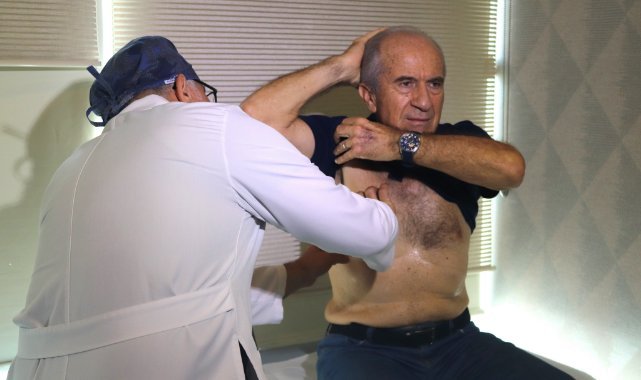 Milli tenisçinin göğsünden 12 santimlik dev kitle çıkarıldı