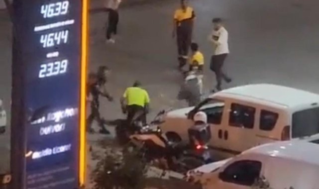 Ceza kesilen sürücü ile trafik polisinin kavgası
