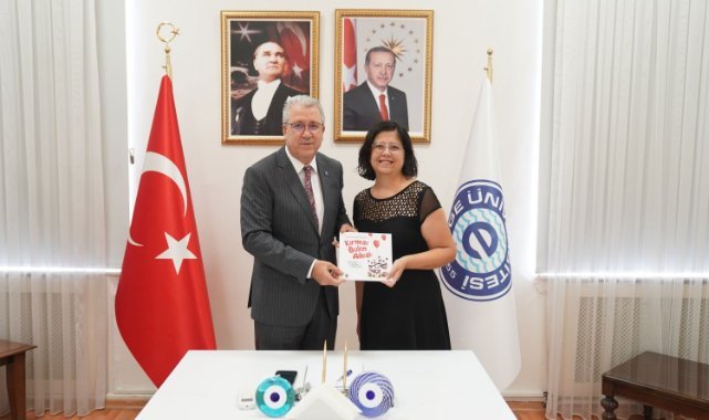Egeli bilim insanı Dr. Gamze Bilir Seyhan’dan “Kırmızı Balon Ailesi: Bir Evlat Edinilme Hikâyesi” kitabı