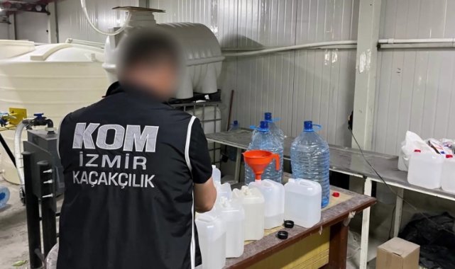 İzmir'de kaçakçılara eş zamanlı operasyon