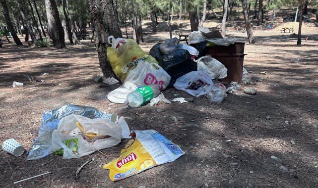 İzmir'in en gözde mesire alanı çöplüğe dönüşmüş durumda