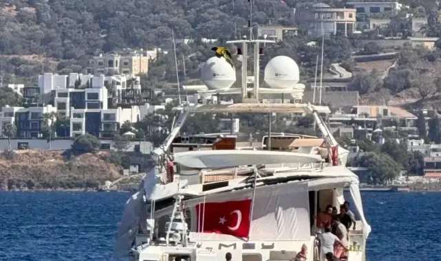 Bodrum'da mega yat ile motoryat çarpıştı