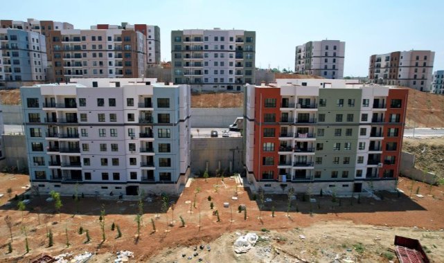 Depremzedeler için yeni TOKİ konutları yükseliyor