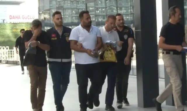 Küçükçekmece'deki metrobüs kazasında gözaltına alınanlar adliyeye sevk edildi