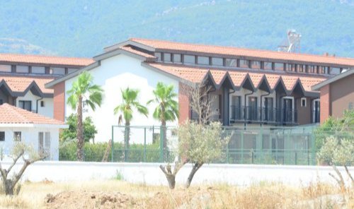 Başkan adayının 'Yüzme Havuzlu' tavuk kümesleri mahkemelik oldu