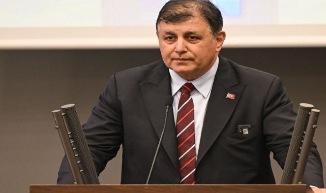 Başkan Tugay'dan CHP Grubuna sert uyarı: Eleştiriyi dinlemeyi öğrenmeliyiz!