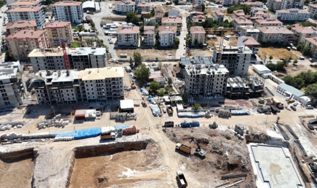 Malatya’da binalar hızla yükseliyor, umutlar yeniden yeşeriyor