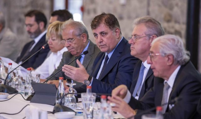 Tugay: Bütün dünya dursa da biz durmayacağız, çalışacağız, körfezi temizleyeceğiz