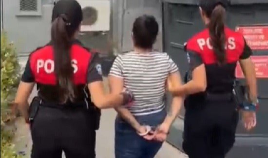 13 yıl hapis cezasıyla aranan dolandırıcı, İzmir'de yunuslara yakalandı