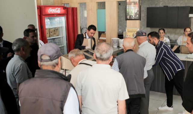 Bayraklı Belediyesi kent lokantalarında "Askıda Yemek" uygulaması başladı