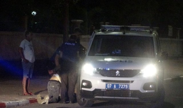 Benzin dolu şişe ile kendisini ve ailesinin içinde bulunduğu evi yakmak istedi