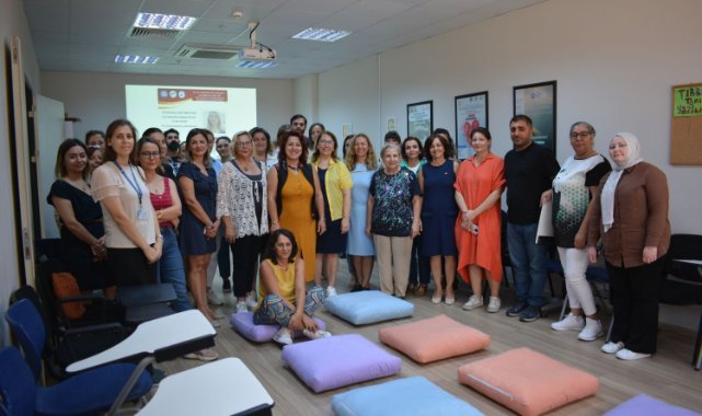EÜ Hemşirelik Fakültesinden “10 Ekim Dünya Ruh Sağlığı Günü” Etkinliği