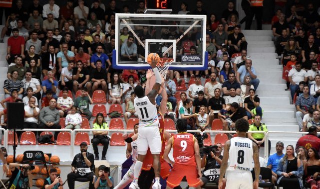 FIBA Şampiyonlar Ligi: Aliağa Petkimspor: 77 - Filou Oostende: 74