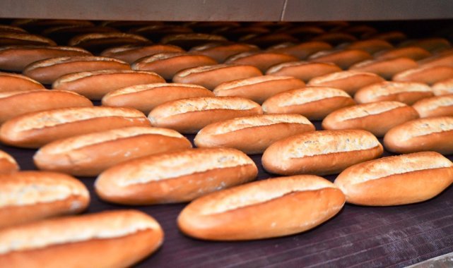 İzmir’de yurttaşın imdadına Halk Ekmek yetişiyor