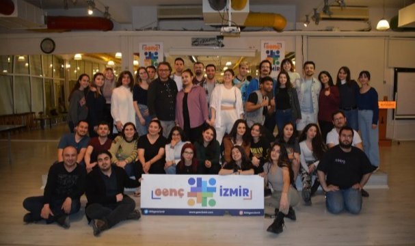 Büyükşehir’den İzmirli gençlere iki atölye programı: Hem eğlenecekler hem kendilerini geliştirecekler 