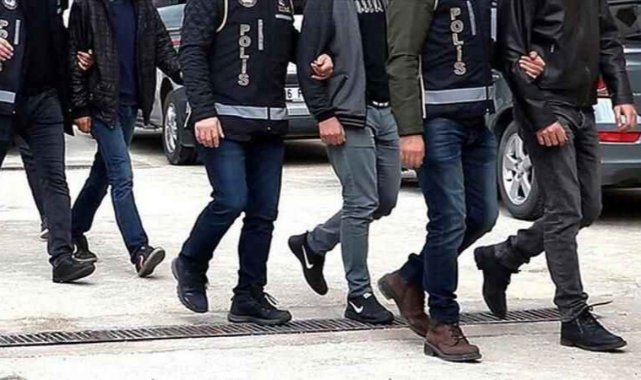 FETÖ'ye İzmir merkezli 3 ilde operasyon: 49 gözaltı