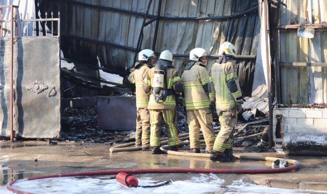 İzmir'de kimya fabrikasında yangın ve patlamalar: 2 yaralı