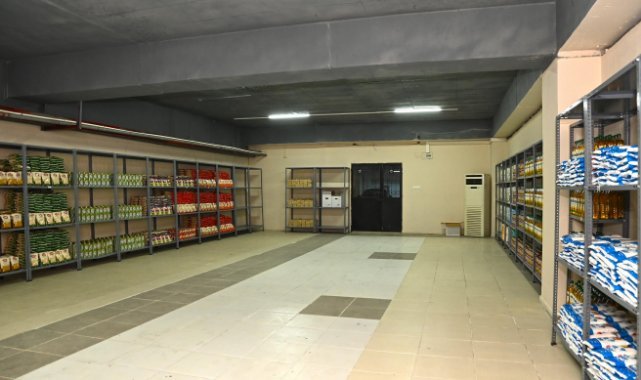 Karabağlar Belediyesi sosyal market yeni yerinde hizmete açılıyor