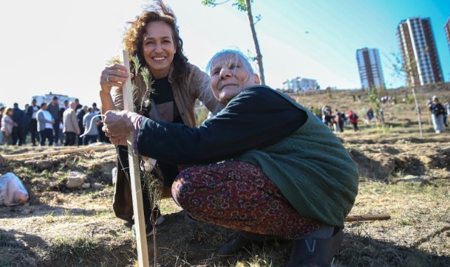 Karşıyaka’da her yeni daire için iki fidan dikilecek