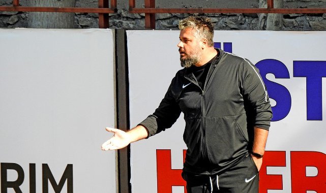 Teknik Direktör Ali Çalış, Çeşme Belediyespor ile yolunu ayırdı