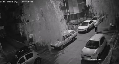 Alacağını tahsil edemeyince otomobilini kurşunladı