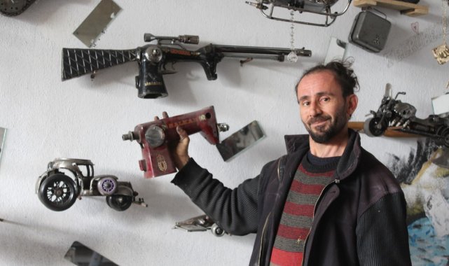 Babası oyuncak alamayınca, o hayal gücünü sanata dönüştürdü