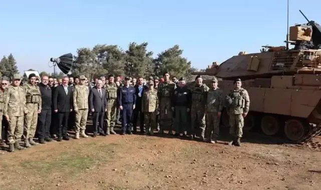 Bakan Güler, 2’nci Zırhlı Tugay Komutanlığını ziyaret etti