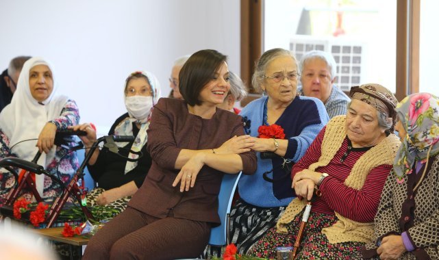 Başkan Kınay’dan Huzurevi’nde anlamlı yeni yıl kutlaması