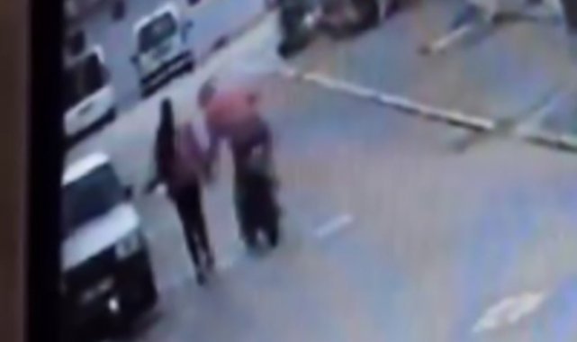 Bisikletli sapık, güpegündüz genç kadını taciz etti