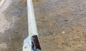 Bu da oldu: Yolu kısaltmak için bariyeri kesip kapı yaptılar