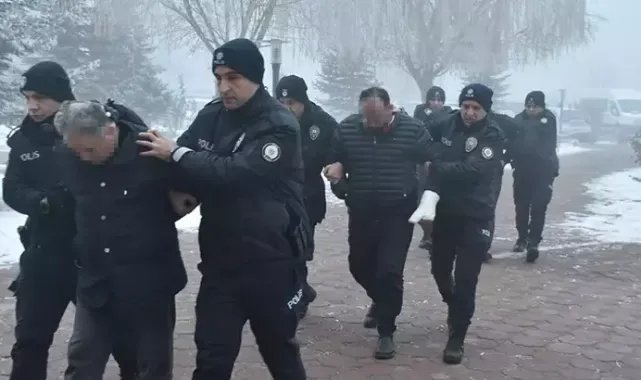Davalı aileler adliyede kavga etti; 8 yaralı