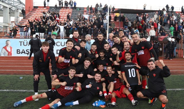 Dikili Belediyespor  şampiyonluğunu ilan etti