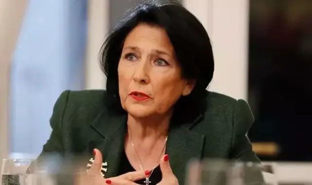 Gürcistan Cumhurbaşkanı Zurabişvili, hükümete seçime gitmesi için bir hafta süre tanıdı