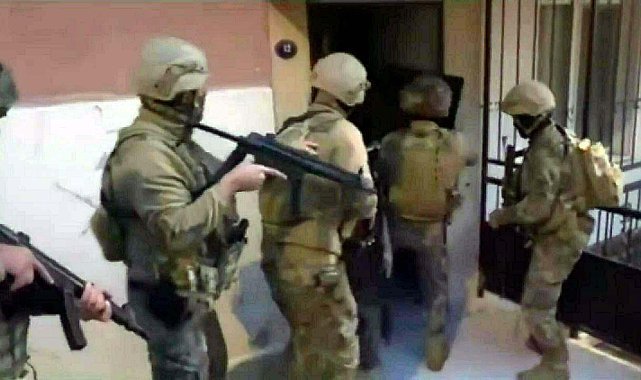 İzmir'de 41 terör şüphelisi yurt dışına kaçmak isterken yakalandı