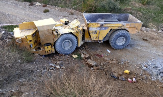 İzmir’de iş makinesi şarampole devrildi: Genç madenci hayatını kaybetti