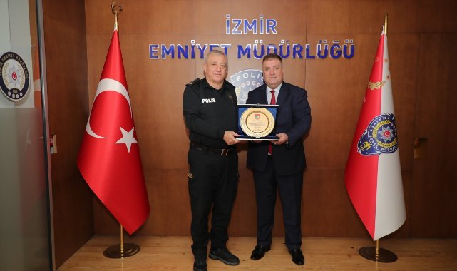 İzmir Şoförler Odasından Emniyet Müdürü Celal Sel'e teşekkür ziyareti