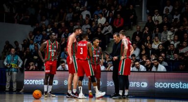 Karşıyaka Basketbol, avantajı kaptı