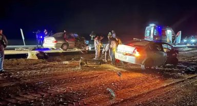 Kırıkkale'de iki otomobil çarpıştı
