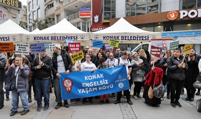 Konak’tan Engelliler Günü’nde farkındalık yürüyüşü