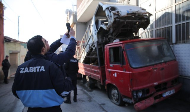 Konak zabıtasından hurdacılara ve hurda depolarına sıkı denetim