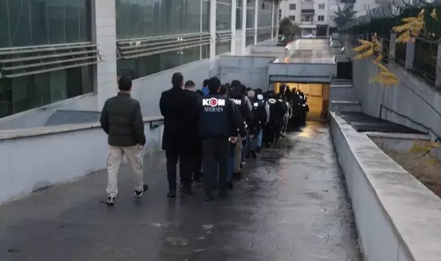 Mersin'deki rüşvet operasyonunda, aralarında gümrük müdürünün de olduğu 91 şüpheli tutuklandı