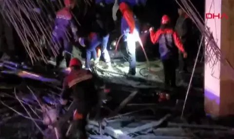 Trabzon'da binada çökme; 1 işçi göçük altında