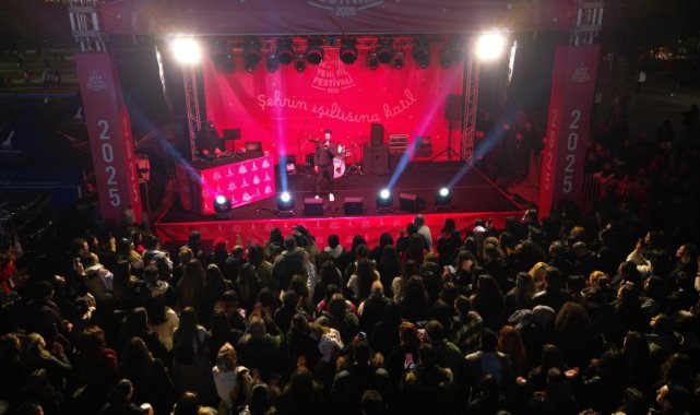 Yeni Yıl Festivali’nde Mansur Ark rüzgârı